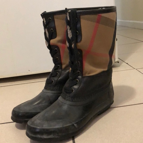 Burberry Snow boots size 6 - Picture 1 of 3